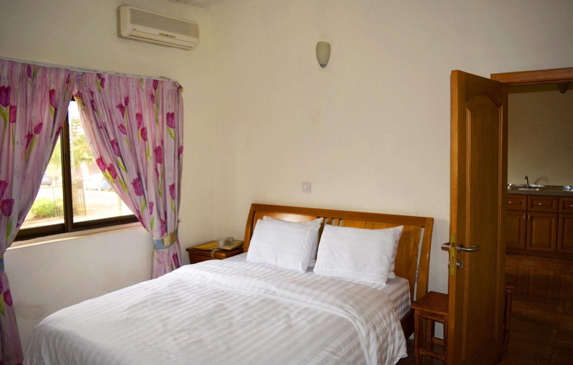 Hotel Georgia Accra Ngoại thất bức ảnh